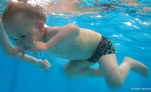 Плавание для детей: как научить ребенка плавать (видео)